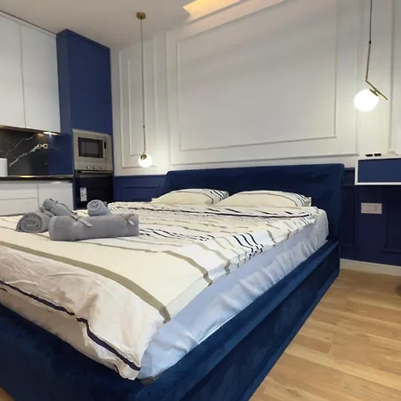 Apartment 21 *